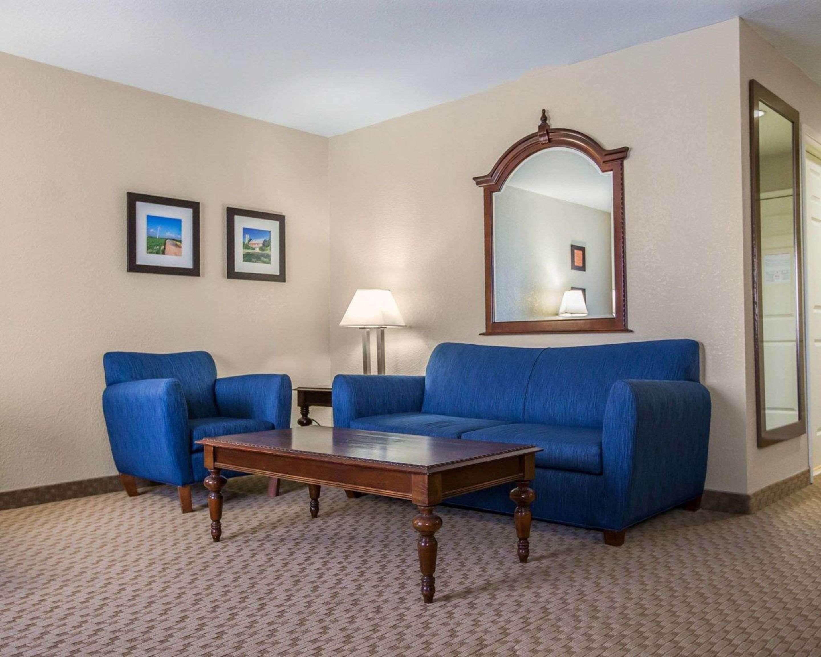 Quality Inn & Suites Dixon Near I-88 Exteriör bild