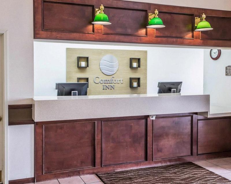 Quality Inn & Suites Dixon Near I-88 Exteriör bild